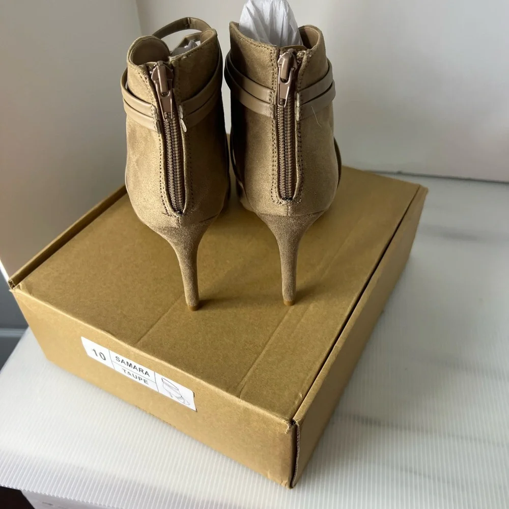 Journee collection taupe‎ samara peep toe stiletto size 10